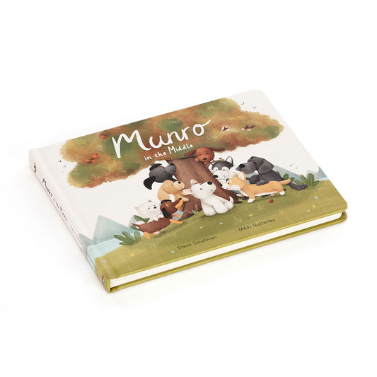 Munro In The Middle Book - US 3173